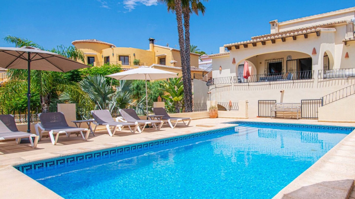 Pinar del Advocat Villa | Villa Safran - Relax, swim and unwind