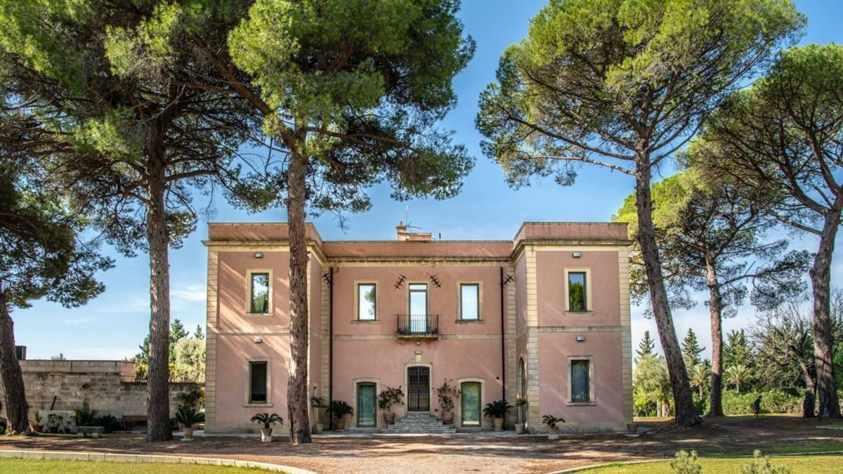 Carpignano Salentino Villa | Villa Salvatore - Eight Bedroom Villa, Sleeps 19