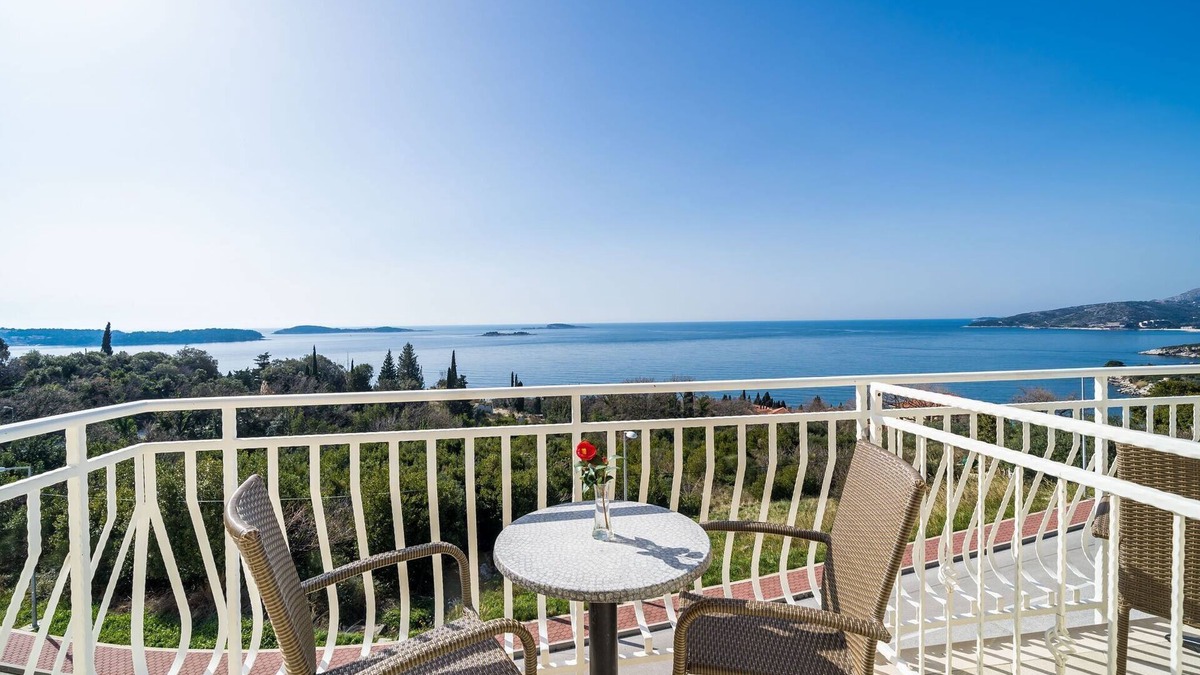 Plat Apartment | Villa Samba - Double Room with Balcony and Sea View - gasi se