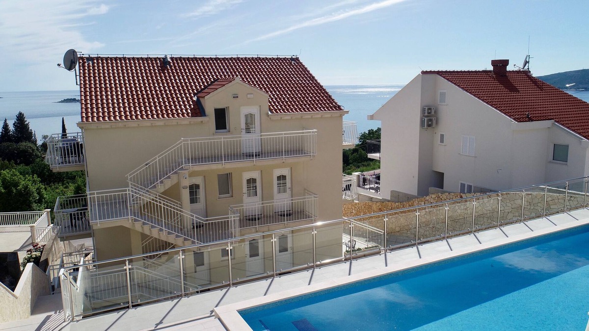 Plat Apartment | Villa Samba - Two-Bedroom Apartment with Terrace and Sea View