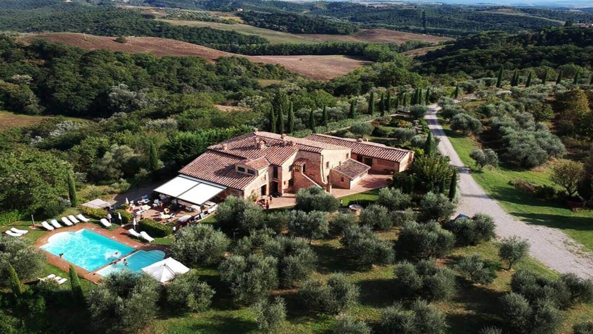 Bollano Villa | Villa San Nazario - The bespoke Tuscan experience