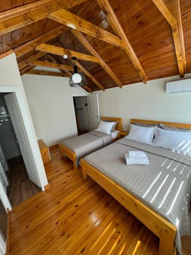 Permet House | Villa Sana Rooms
