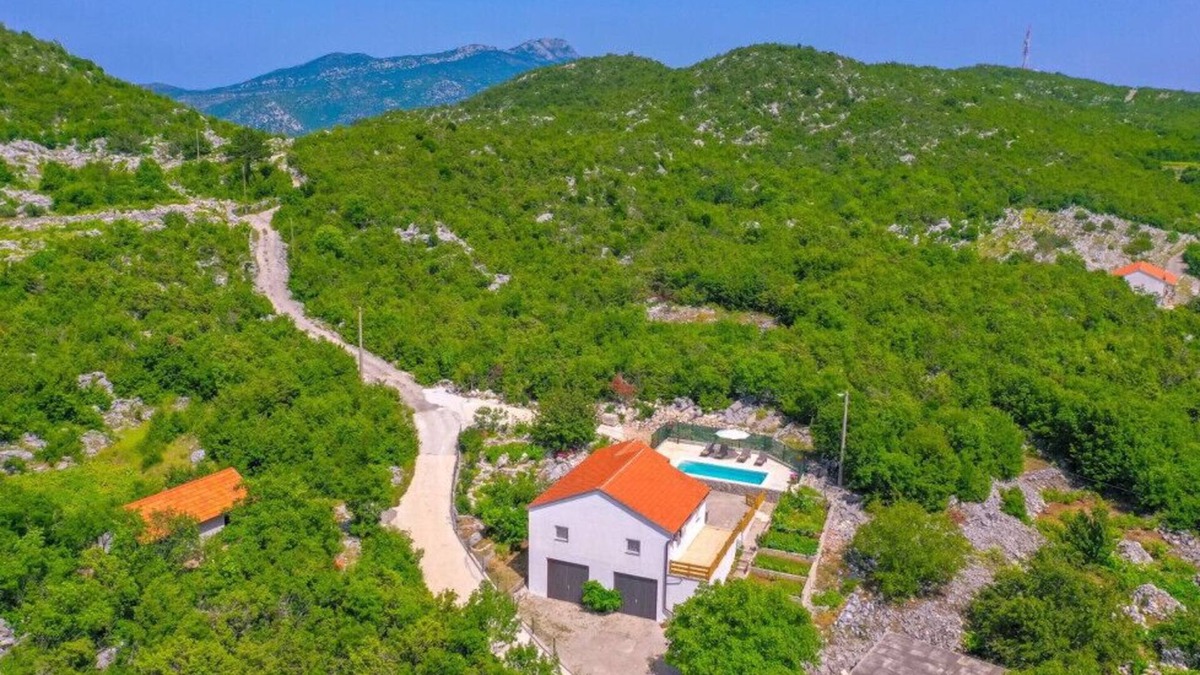 Vrgorac Villa | Villa Sanja in Makarska by Villas Guide