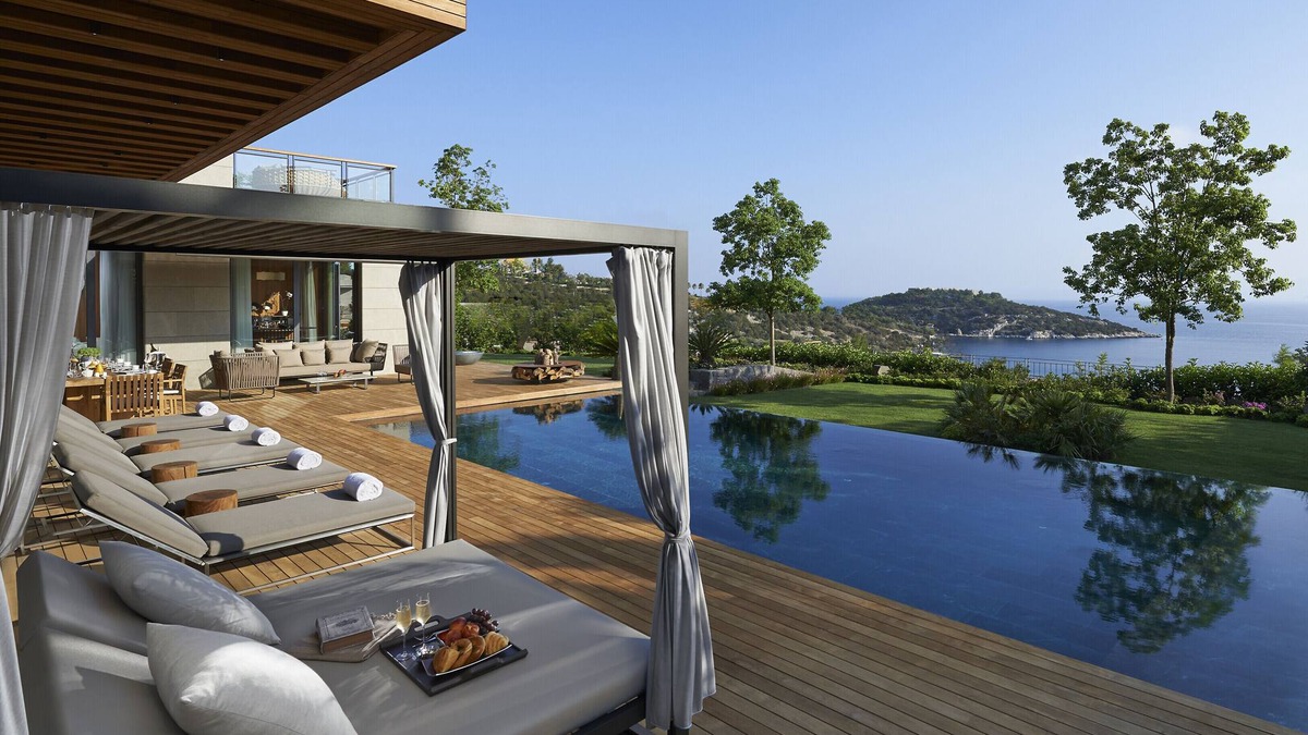 Malibu Villa | Villa Santi by LuxJB 🏆 Malibu Beachfront Mansion 🏆 Fully Staffed 🏆 18 Guests