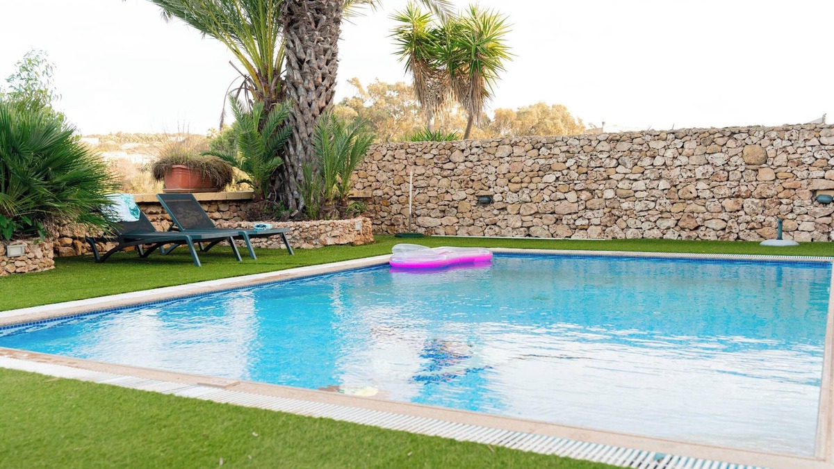 Xaghra Villa | Villa Savona 3 Bedroom Villa with private pool