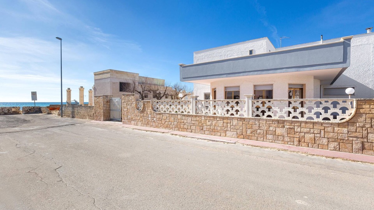 Torre Lapillo Apartment | Villa Scirocco by BarbarHouse