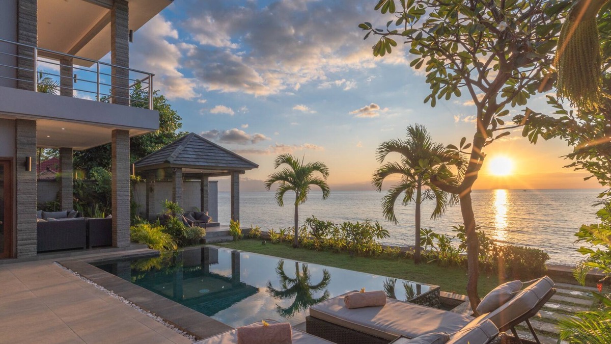 Tukad Mungga Villa | Villa Sean - Private Beachfront Villa In Lovina