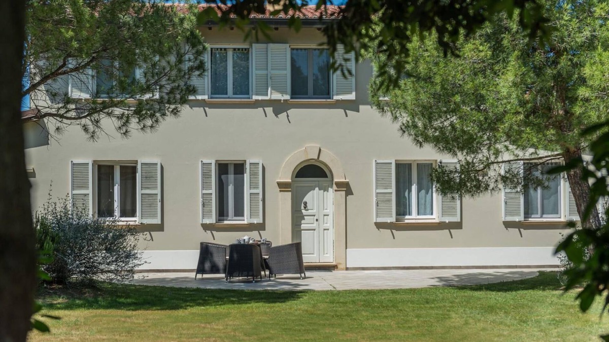 Pesaro Villa | Villa Selene 12 - Five Bedroom Villa, Sleeps 12