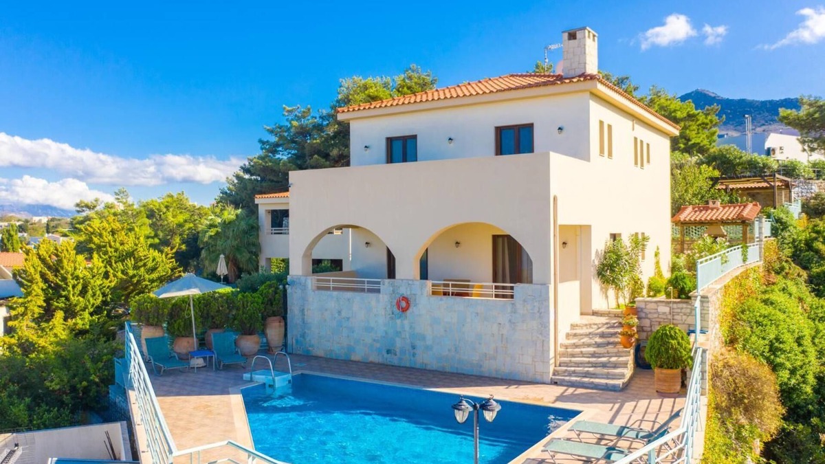 Roussospiti Villa | Villa Selini - Three Bedroom Villa, Sleeps 6