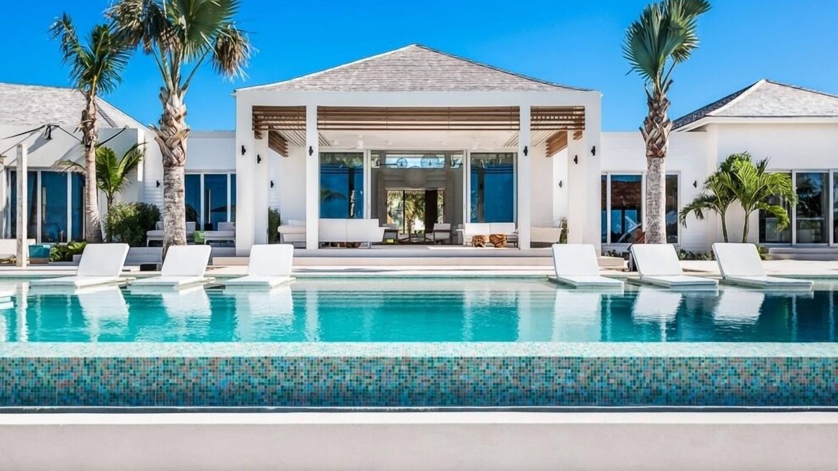 Leeward Settlement Villa | Villa Sentosa | Beach Front - Located in Beautiful Grace Bay with Private Pool