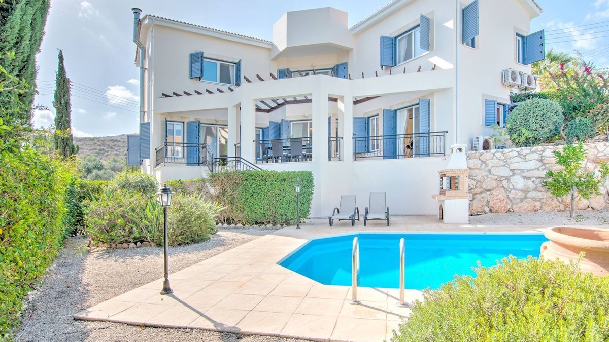 Latchi Cottage | Villa Serendipity - a villa that sleeps 6 guests in 3 bedrooms