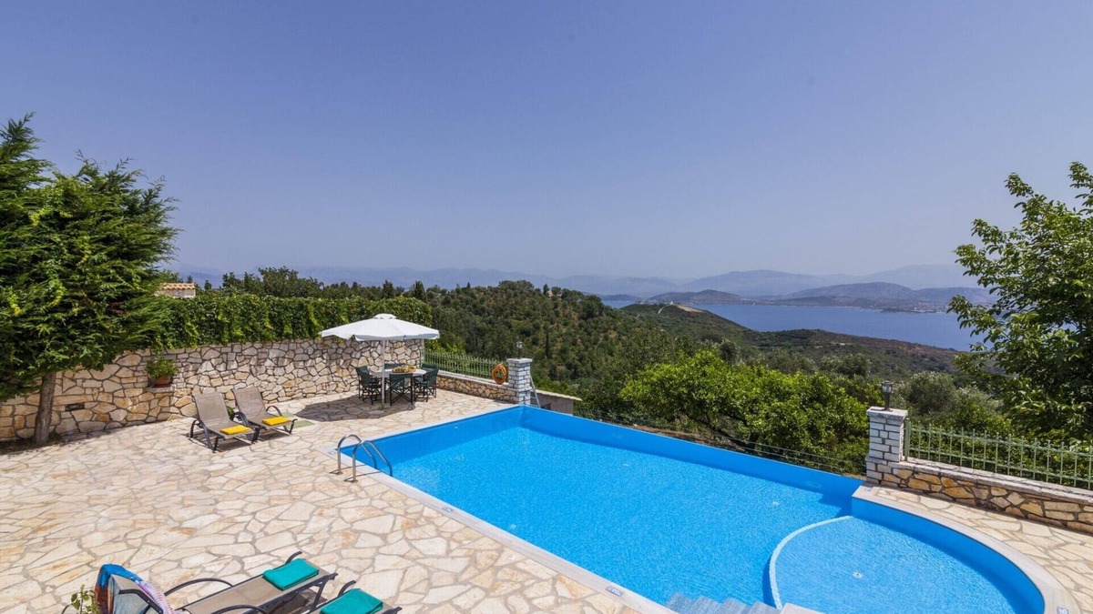 Agios Stefanos Avliotes Villa | Villa Serpa by Villa Plus