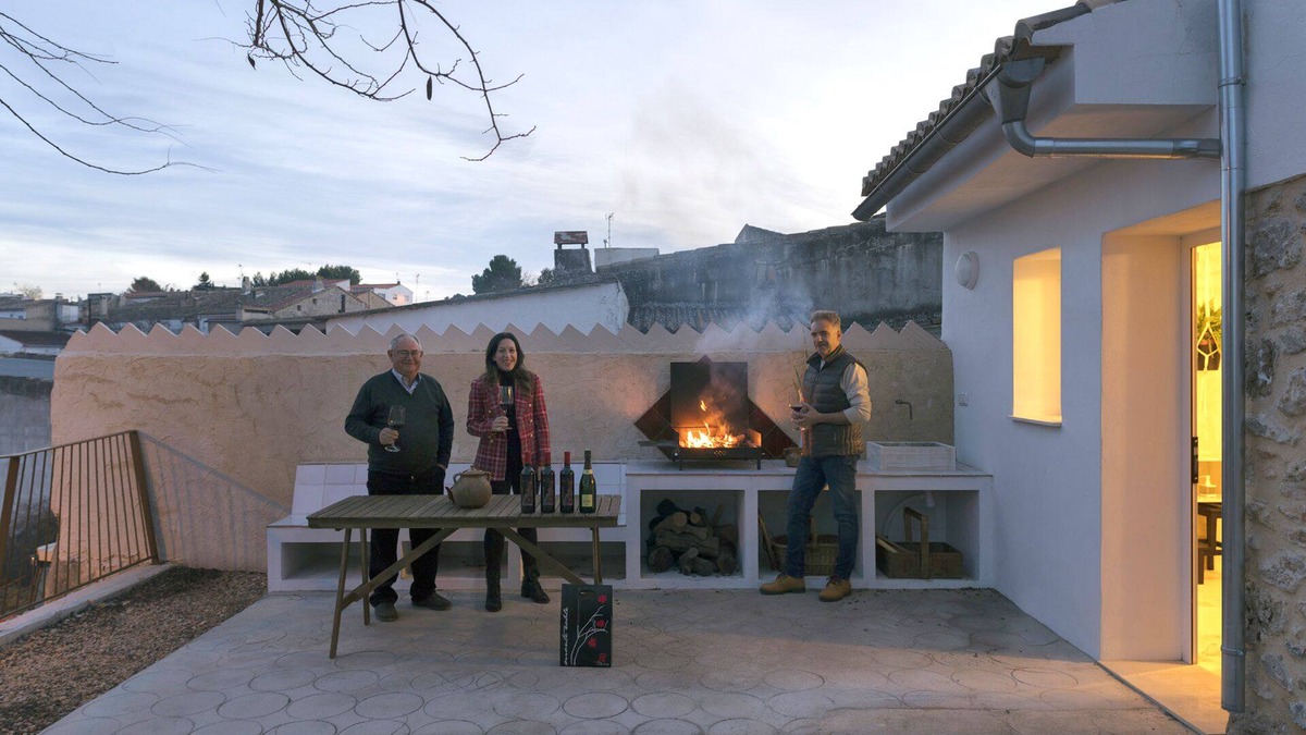 Requena Cottage | Villa Serrano, the house of a thousand floors