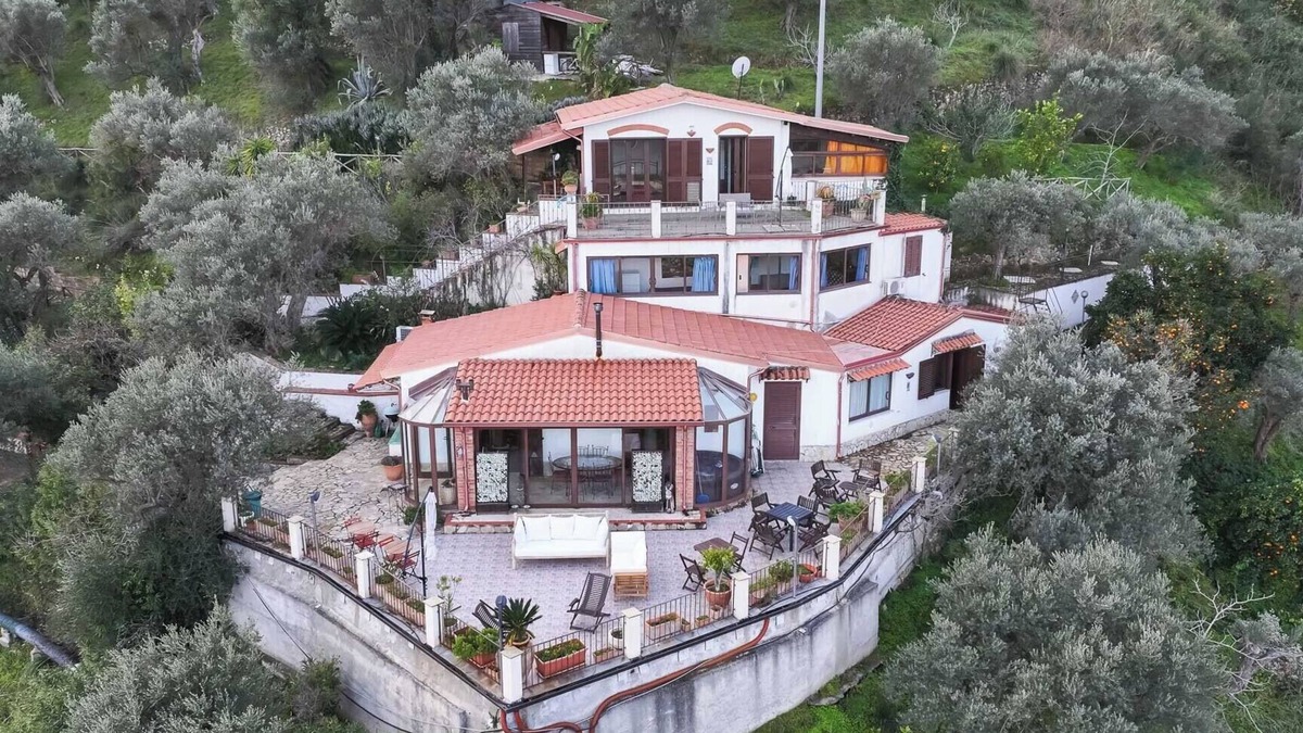 Reitano Villa | Villa Sicilia sleeps 14
