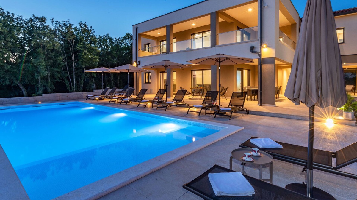 Brgod Villa | Villa Silente - Luxuriöse und Moderne Villa nur Wenige Minuten vom Meer Entfernt