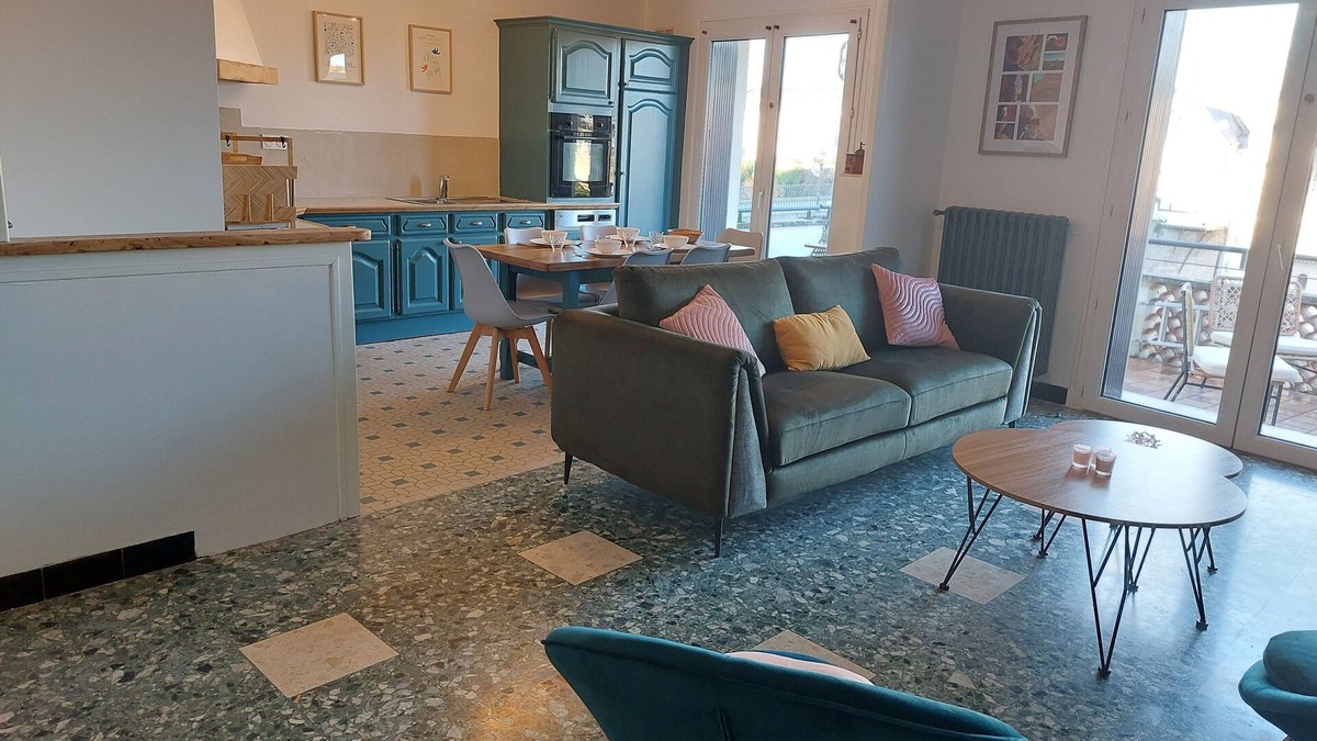 Villeneuve-sur-Lot Apartment | Villa Sixty, Apartment in the heart of the Bastide with exceptional view of the lot!