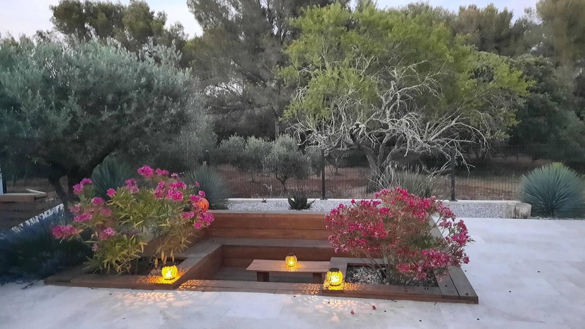 Cornillon-Confoux House | Villa sleeps 6 with swimming pool in the heart of Provence