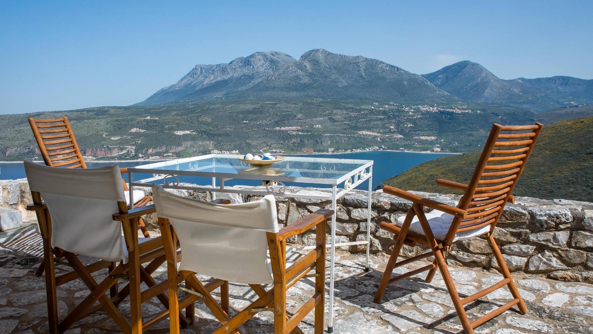 Limeni Villa | VILLA SMARAGDA- LIMENI MANI-PELOPONNESE