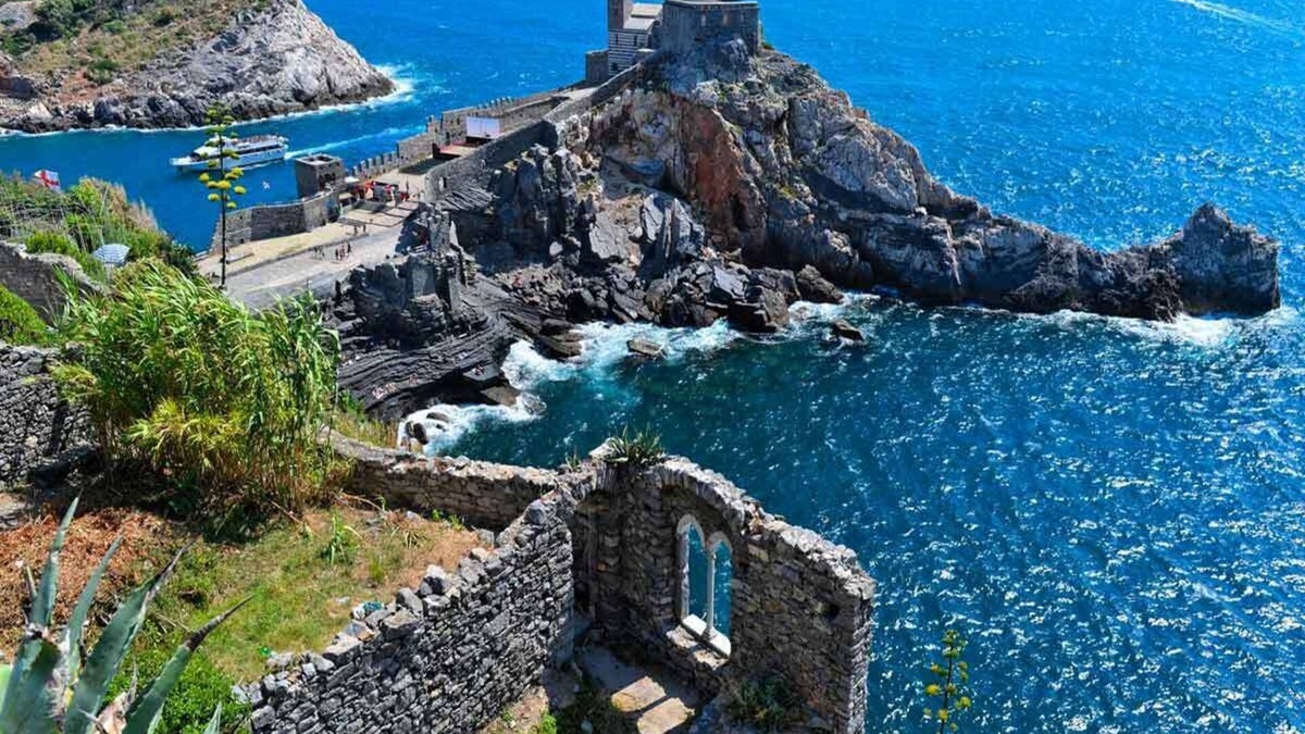 Le Grazie Villa | Villa Smeralda 10p by VILLASRETREATS with garden, BBQ, and Seaview