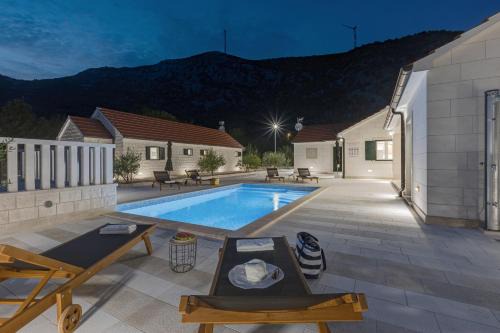 Seoca Villa | Villa Smokva and Višnja - Resort Moja Stina