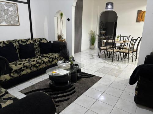 Kingston Apartment | Villa Solara Your Spacious, Central, Affordable Stay in Kingston