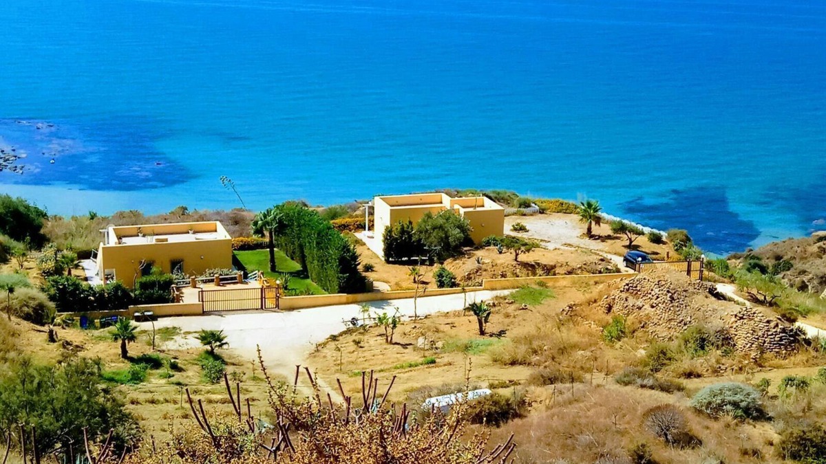 Pergole Villa | Villa Sonia with private access to the sea
