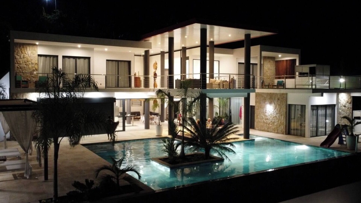 Madirokely Bed & Breakfast | Villa SOPHIE Glamour Beach room 2