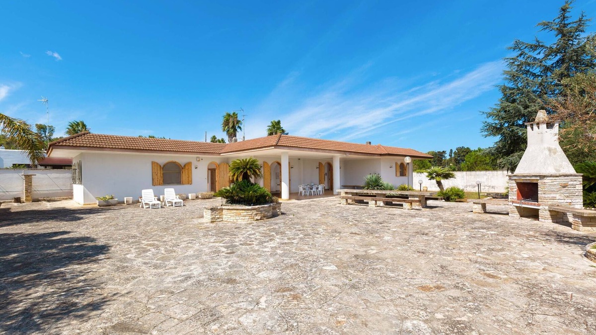 Lecce House | Villa Sorriso by BarbarHouse