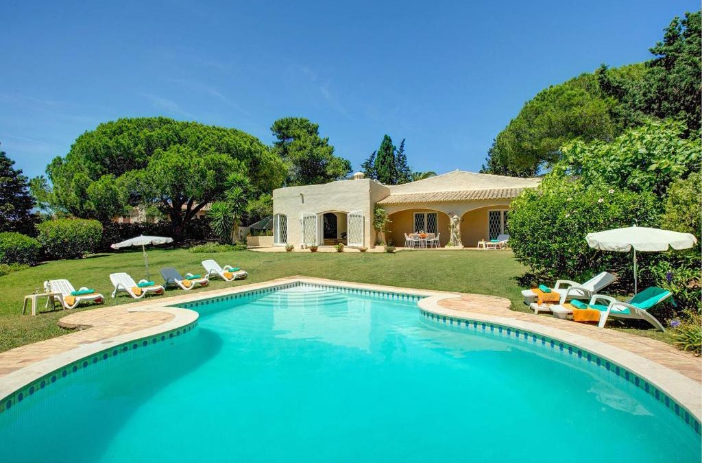 Porto de Mos Villa | Villa Sounia by Villa Plus