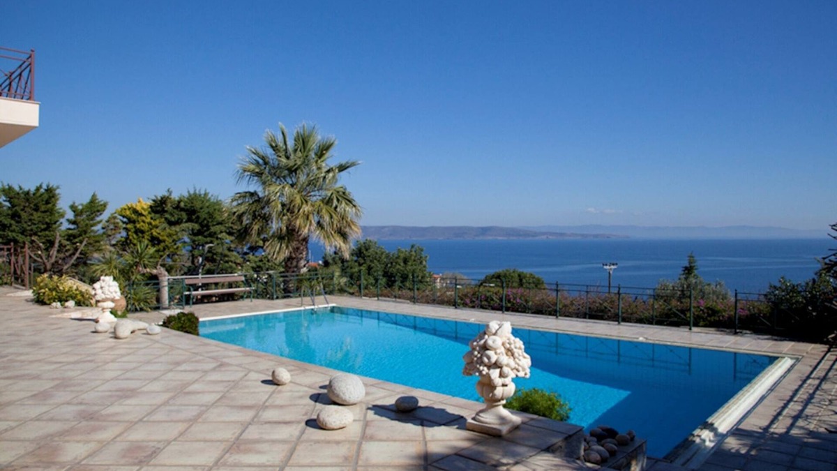 Lavreotiki House | Villa Sounion with sea view