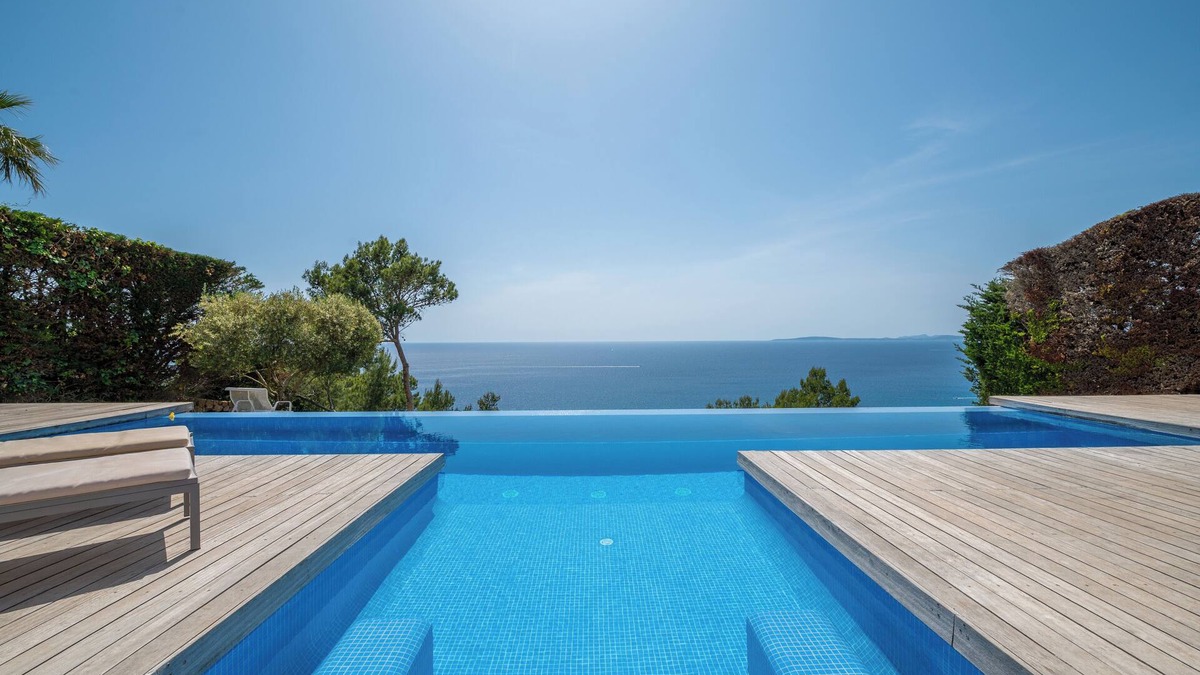 Puig de Ros Villa | Villa Spa Beachfront Pool - Herce Property