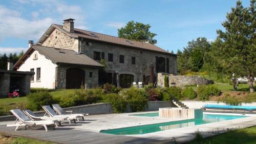 Le Chambon-sur-Lignon Villa | Villa spacieuse avec piscine à Le Chambon-sur-Lignon