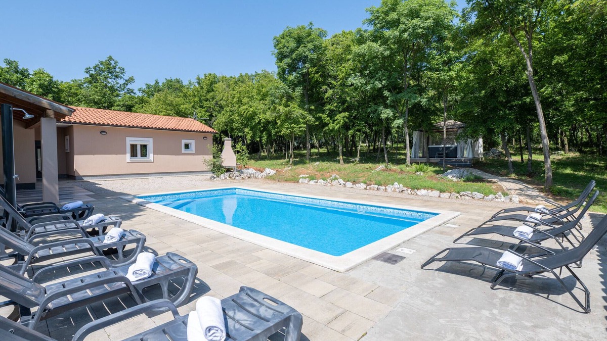 Zupanici Villa | Villa St. Nikola for 8 + 2 near Labin - Rabac with jacuzzi & pet friendly