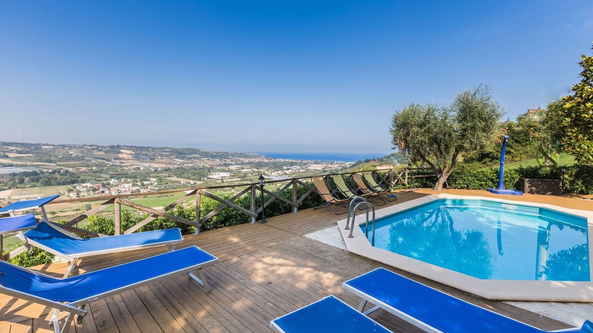 Campofilone Villa | Villa Stefano, holiday home for two families with swimming pool and views of the Adriatic Sea