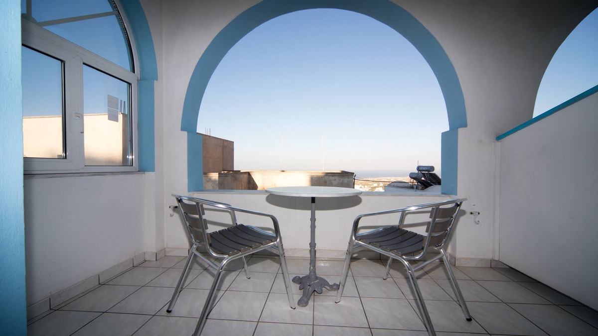 Megalochori Hotel | Villa Stella