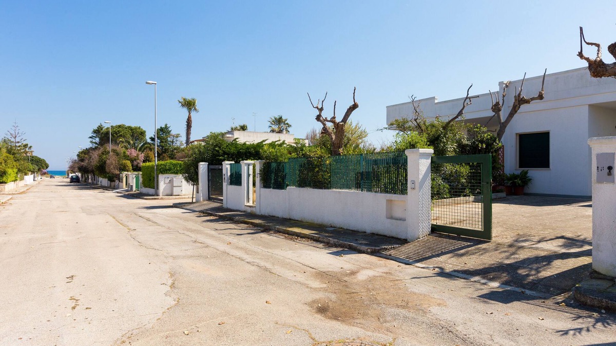 Specchiolla Villa | Villa Stelladalì. Private garden, 100 m from long and sandy beaches.