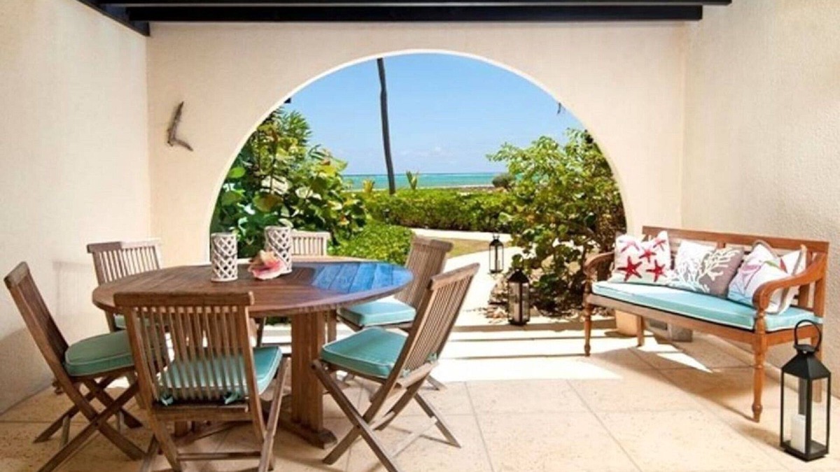 West Bay Condo | Villa Steps From The Sand