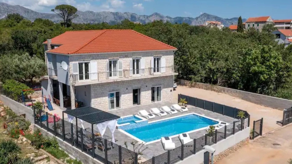 Sucuraj Villa | Villa Stipea - Four Bedroom Villa with Swimming Pool