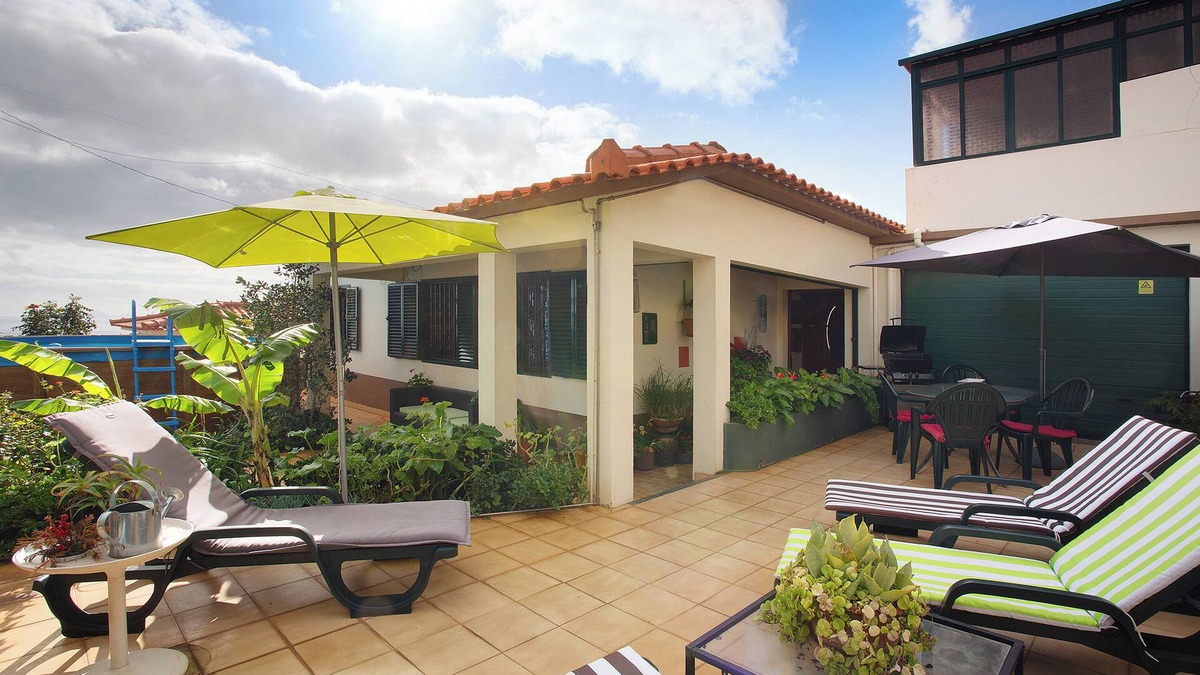 Garajau Villa | Villa 'Suites Pinto Coelho' with Sea View, Private Pool and Wi-Fi