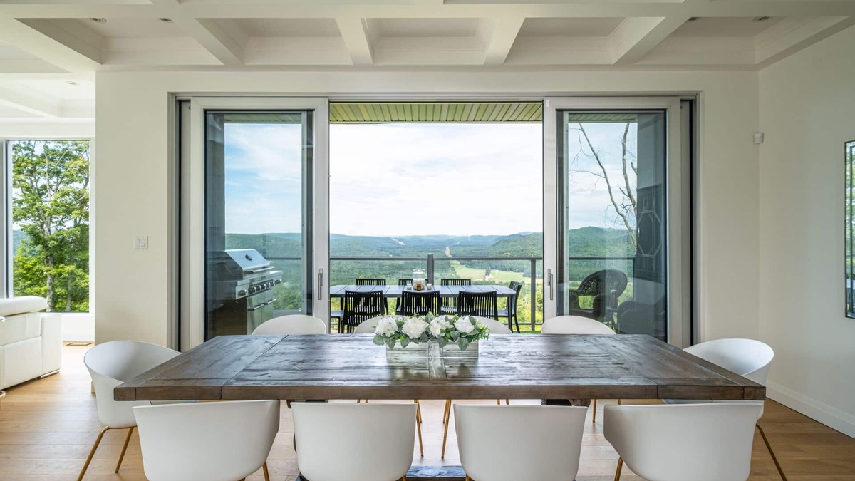 La Conception House | Villa Summit | Movie Theater | Game room | Views | Hot Tub & Sauna | Tremblant Living