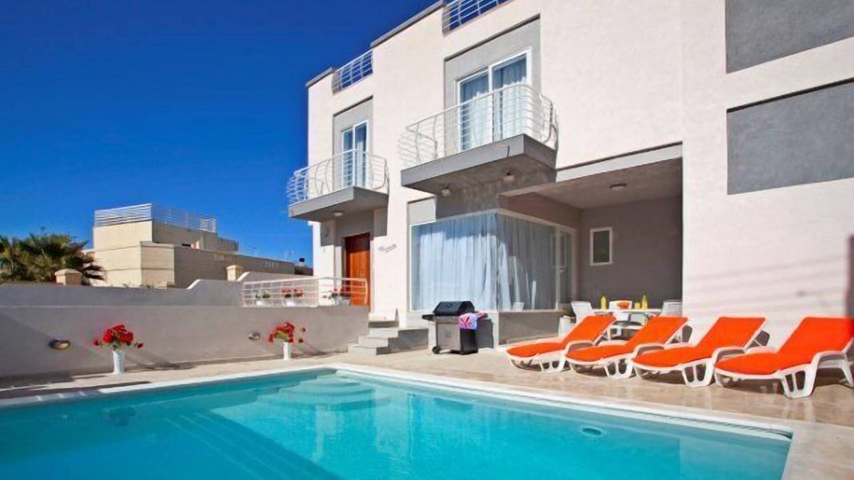 High Ridge Villa | Villa Sunnyside near St. Julian's