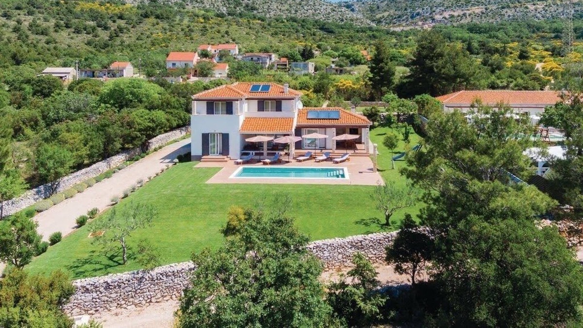 Sibenik Villa | Villa Sunrise Dubrava nearby Sibenik – Crovillas GmbH