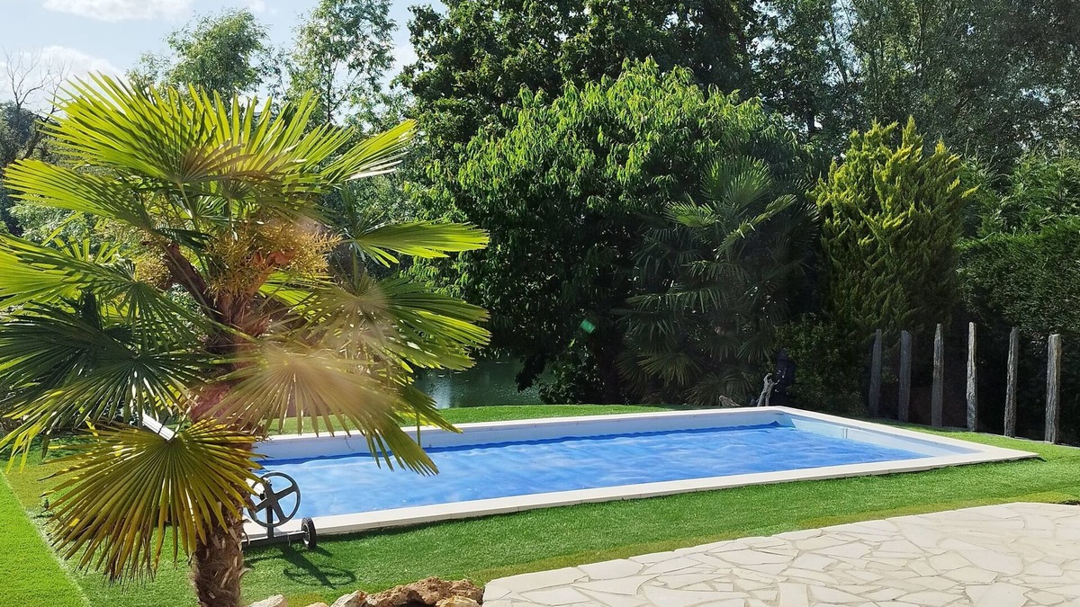 Saintry-sur-Seine Villa | Villa sur Bord de Seine Avec Piscine Extérieure a 30kms de Paris