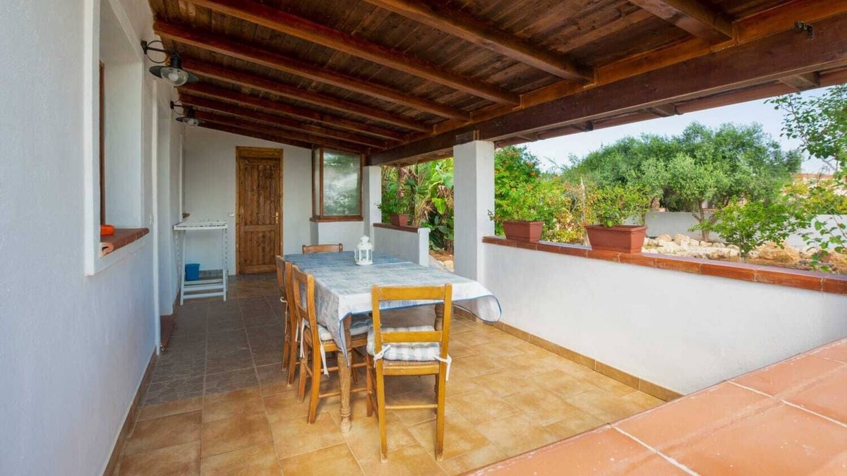 Lampedusa Villa | Villa surrounded by greenery