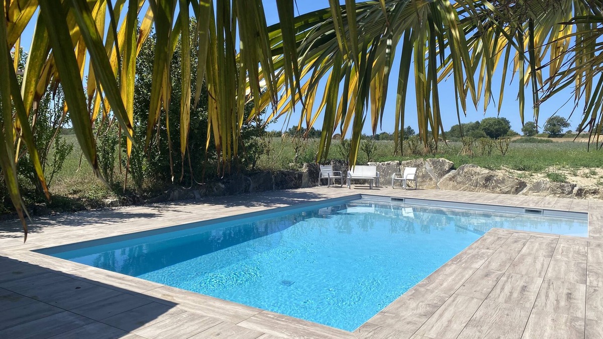 Maubec House | Villa surrounded by nature near Lyon