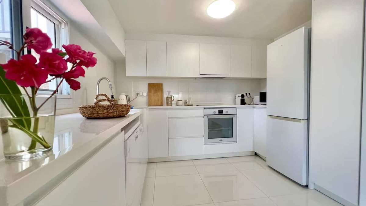 Oropesa del Mar Apartment | Villa surrounded by pine trees with sea views - ServHouse