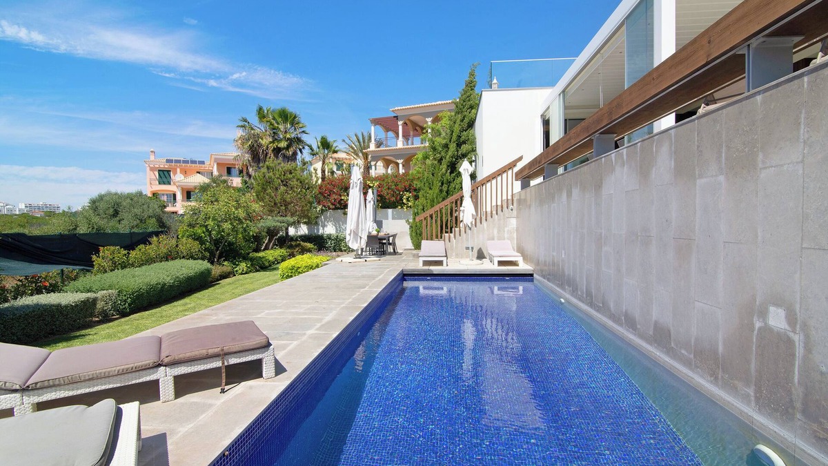 Montechoro Villa | Villa "Sweet Home Albufeira" with Private Pool, 2 Private Terraces & Wi-Fi