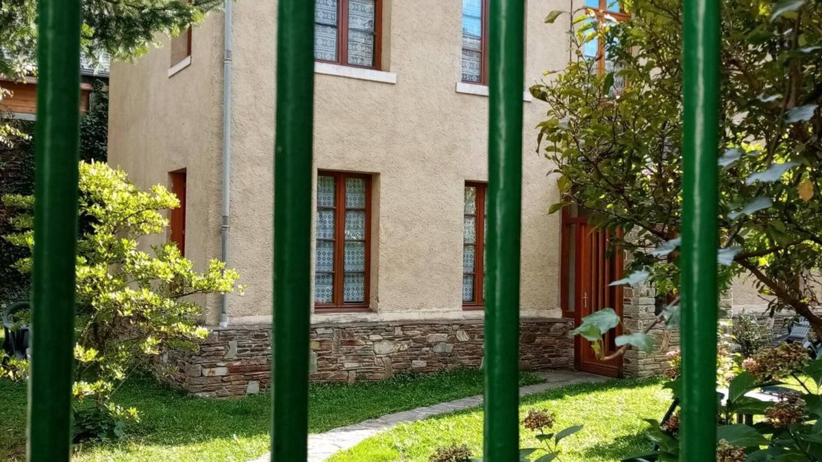 Bagneres-de-Luchon Villa | Villa Sylvie – Elegance & Mountain View, 100m from Luchon Center