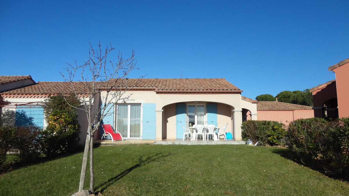 Homps Villa | VILLA T3 PMR CLEAR VIEW ON THE PYRENEES