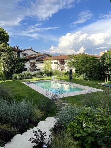 Lastra a Signa Apartment | Villa Taccetti - Appartamento "Le Volte" in Villa del Settecento con piscina